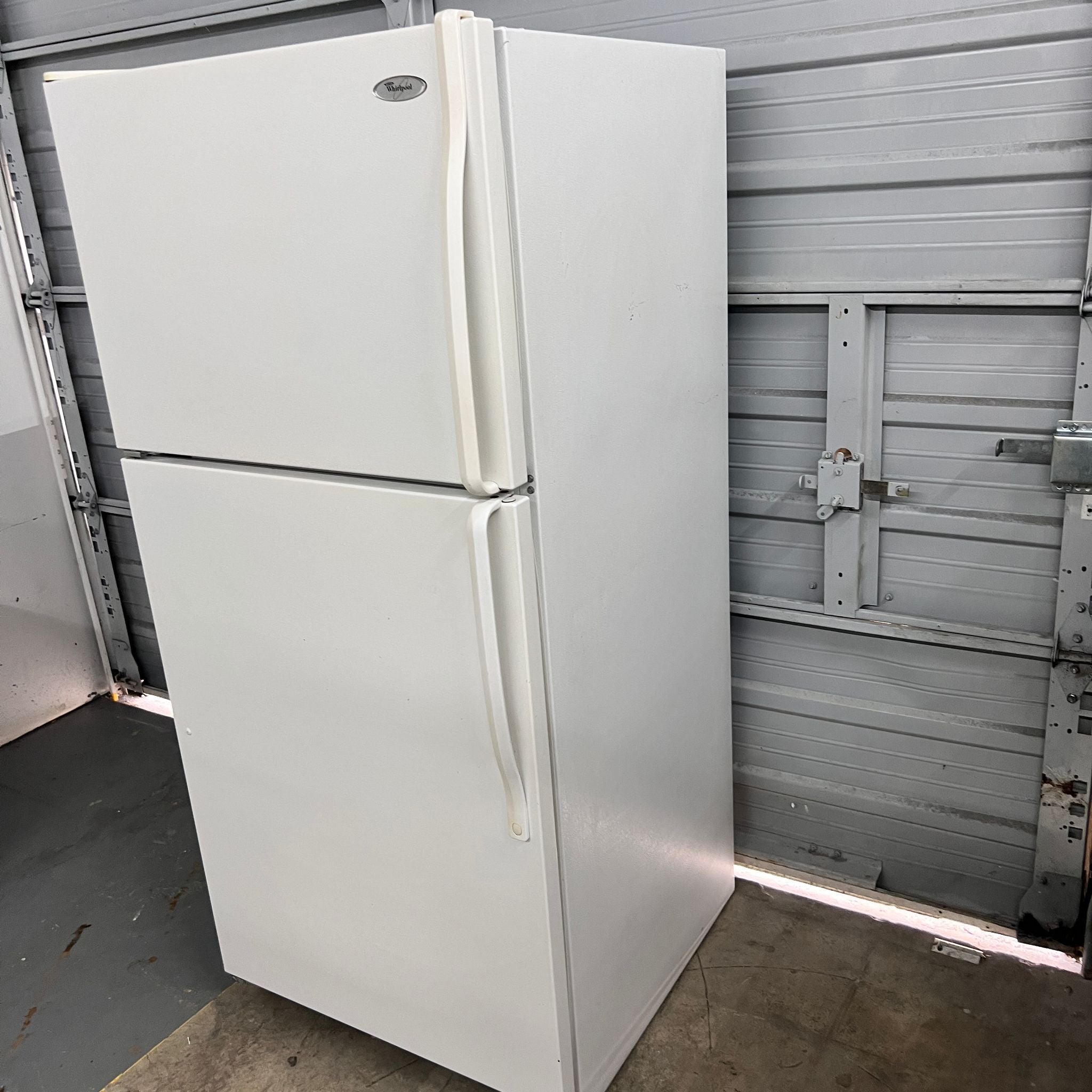 Whirlpool Top and Bottom Refrigerator Whirlpool Top and Bottom Refrigerator
